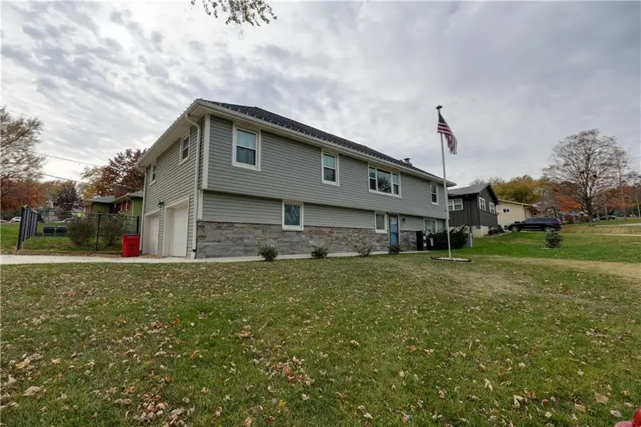 13019 E 49th Terrace, Independence, MO 64055 - Image #2