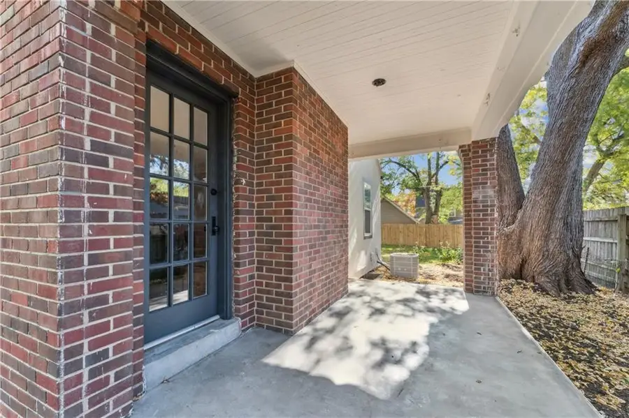 209 E 72nd Terrace, Kansas City, MO 64114 - Image #3