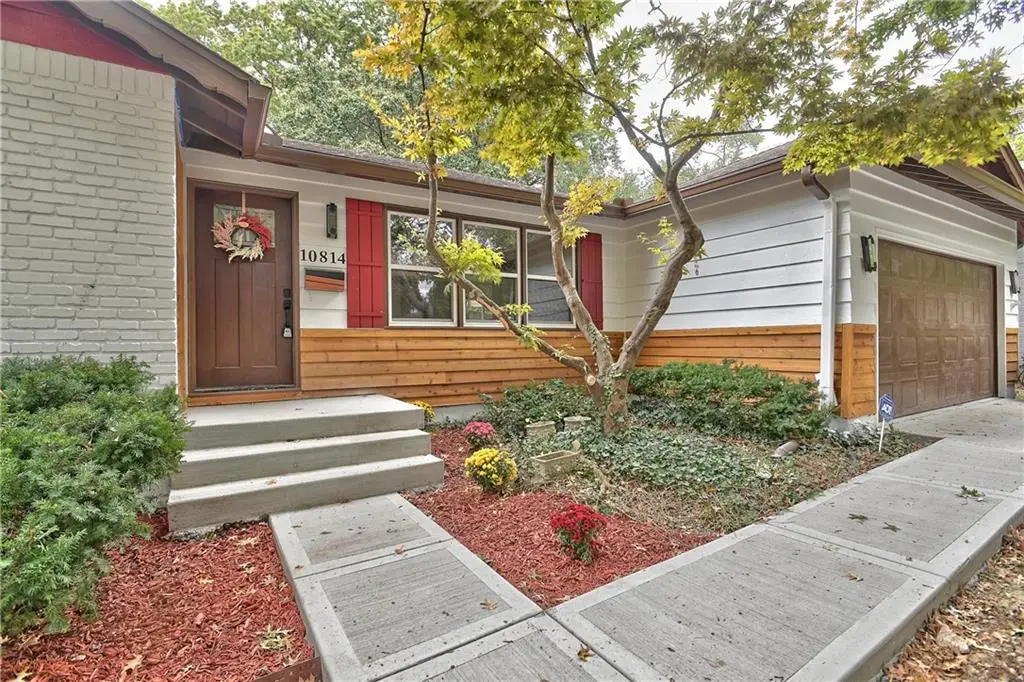 10814 Oak Street, Kansas City, MO 64114 - Image #1