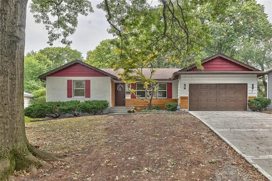 10814 Oak Street, Kansas City, MO 64114 - Image #2