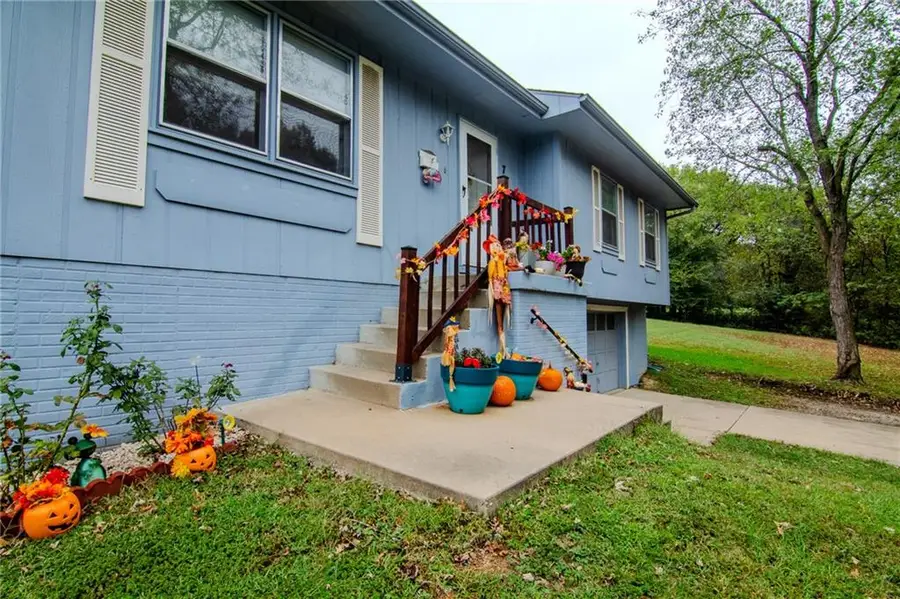 218 Crawford Drive, Clinton, MO 64735 - Image #2