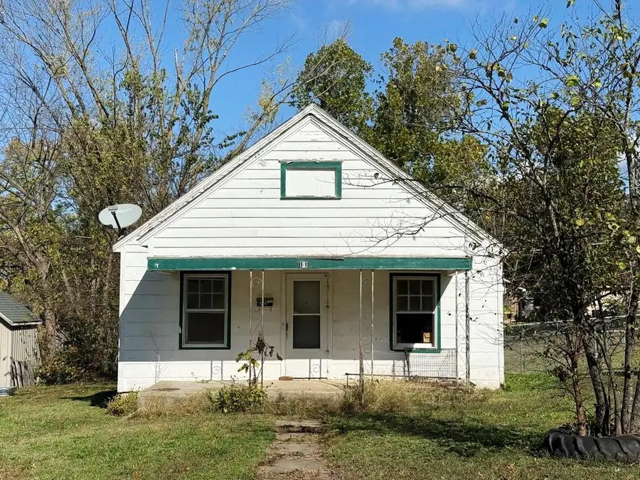 121 W Lafayette Street, El Dorado Springs, MO 64744 - #2