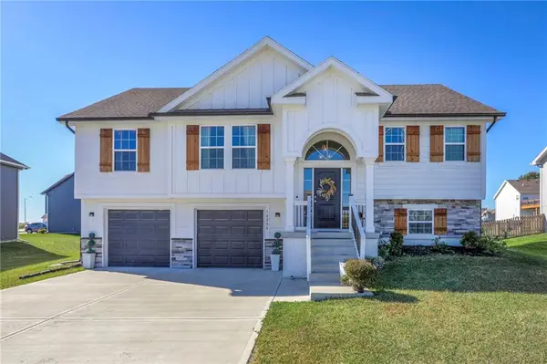 10206 N Quincy Avenue, Kansas City, MO 64156