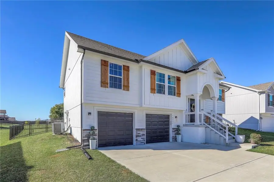 10206 N Quincy Avenue, Kansas City, MO 64156 - Image #2