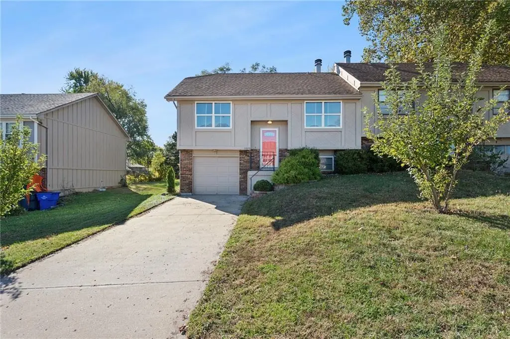1033 E Huntington Place, Olathe, KS 66061 - #1