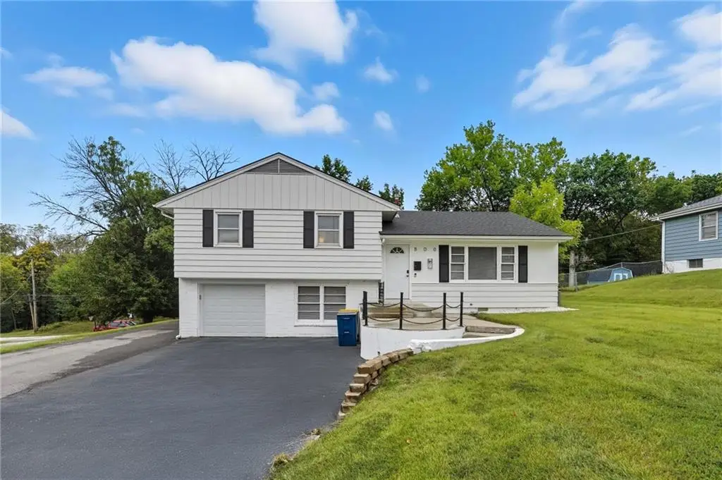 800 NE 90th Street, Kansas City, MO 64155 - Image #1