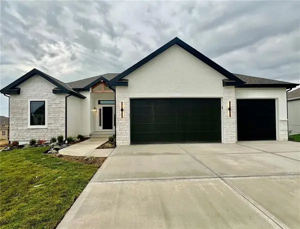 1913 Longview Drive, Liberty, MO 64068