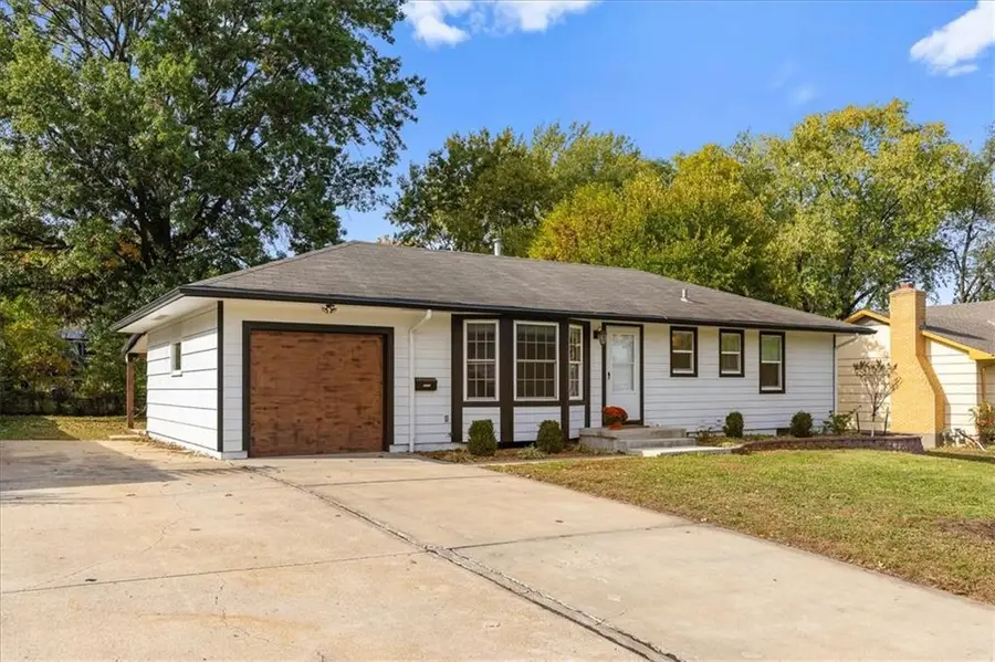 13508 Belmeade Avenue, Grandview, MO 64030 - Image #2