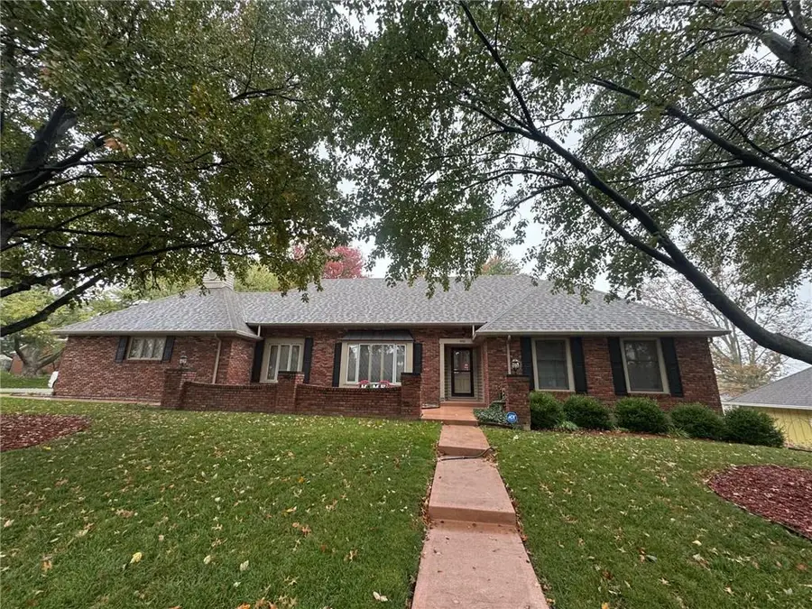 4301 S Briarcliff Avenue, Independence, MO 64055 - Image #2