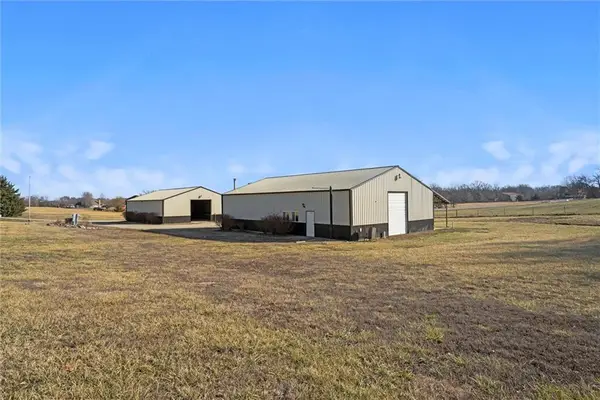27219 S State Route 2 Highway, Freeman, MO 64746