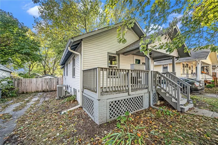 707 W 75th Terrace, Kansas City, MO 64114 - Image #2