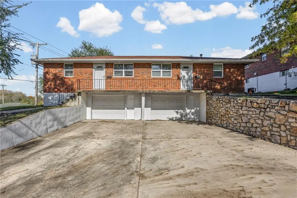 11302-11304 Putnam Street E, Sugar Creek, MO 64054 - Image #1