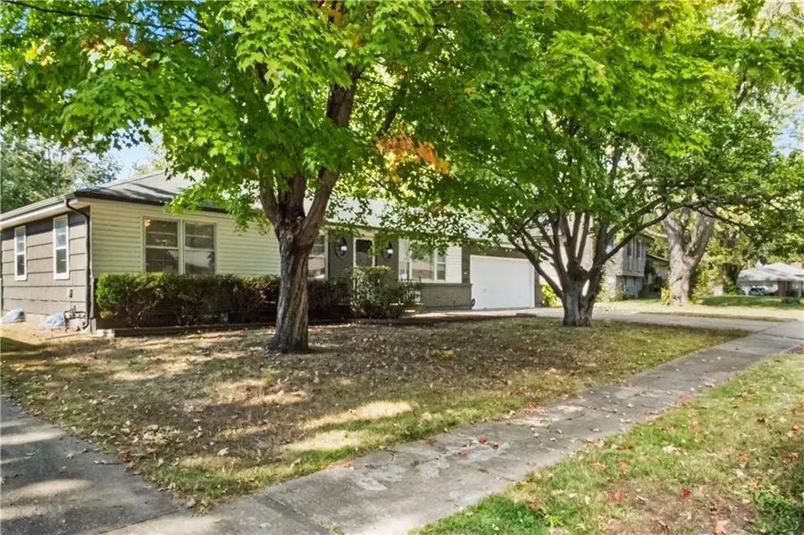 10104 Cambridge Avenue, Kansas City, MO 64134 - Image #3