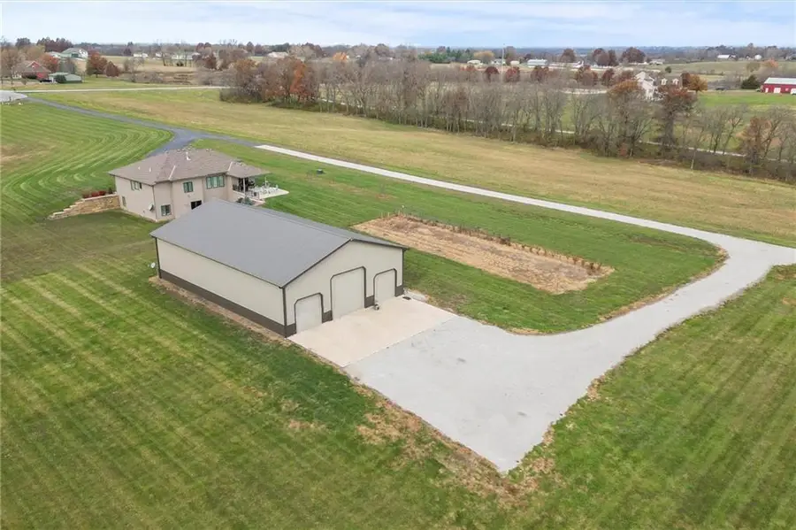 7803 NE 160th Terrace, Smithville, MO 64089 - Image #2