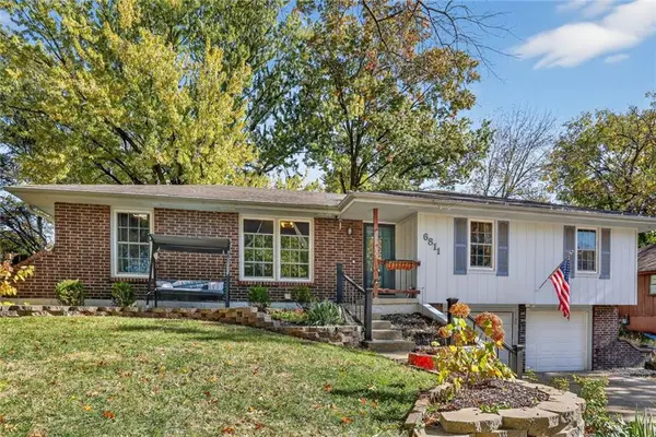 6811 NW Pleasant View Drive, Kansas City, MO 64152