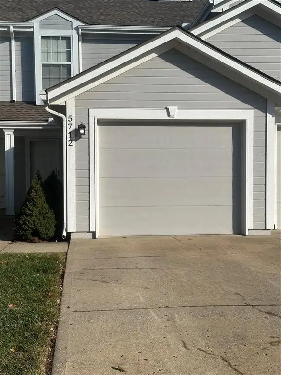 5712 NW Plantation Lane, Lees Summit, MO 64064 - Image #1