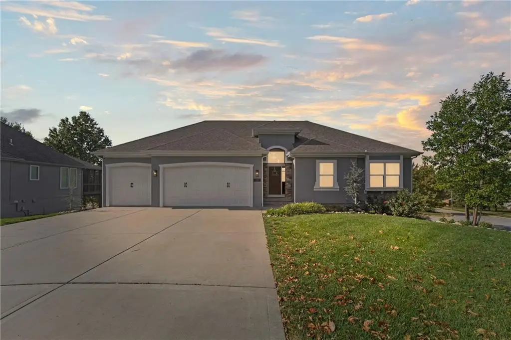 10512 N Euclid Avenue, Kansas City, MO 64155 - #1