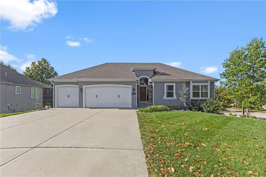 10512 N Euclid Avenue, Kansas City, MO 64155 - #2