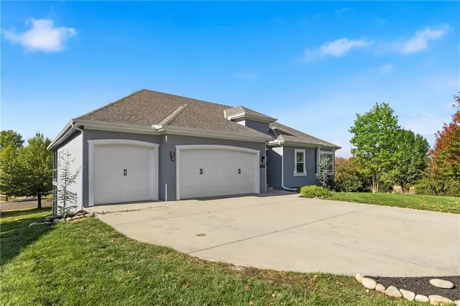 10512 N Euclid Avenue, Kansas City, MO 64155 - #3