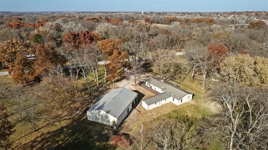 31381 Santa Fe Drive, Paola, KS 66071 - Image #2