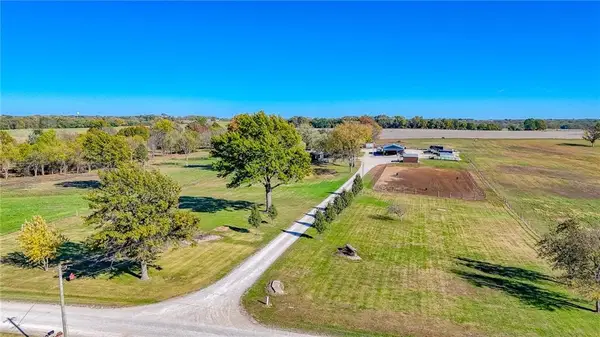 833 SW 1101st Road, Holden, MO 64040