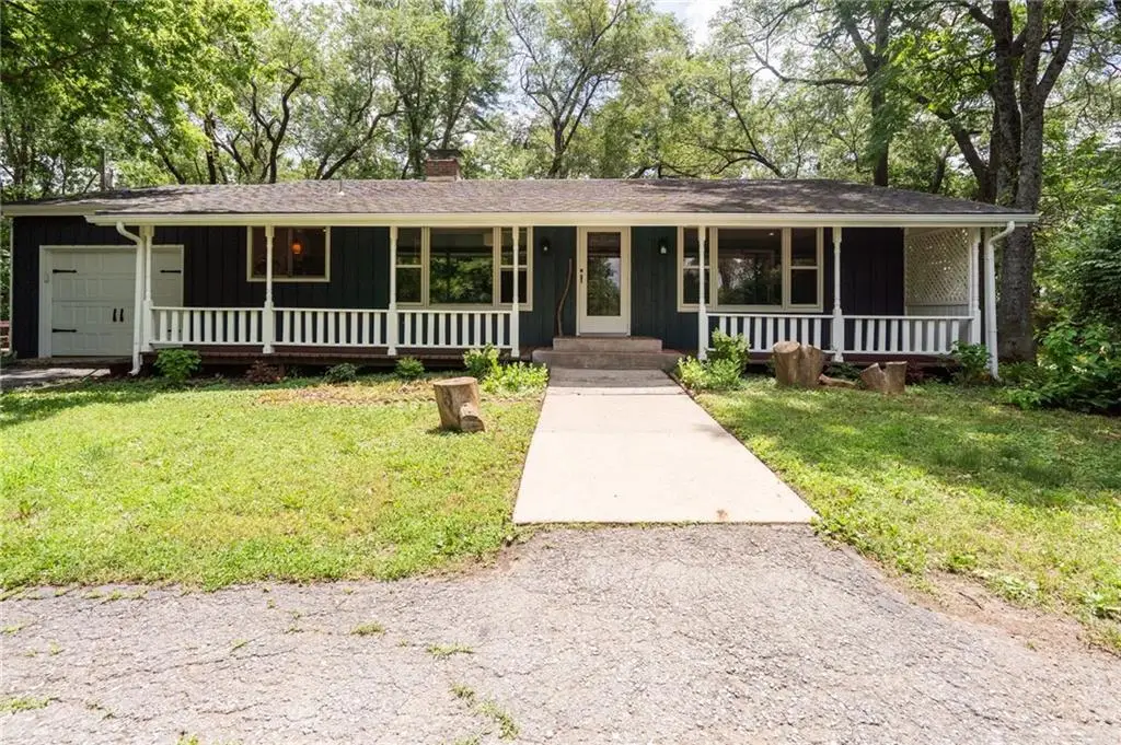 1211 N 1800 Road, Lawrence, KS 66049 - Image #1