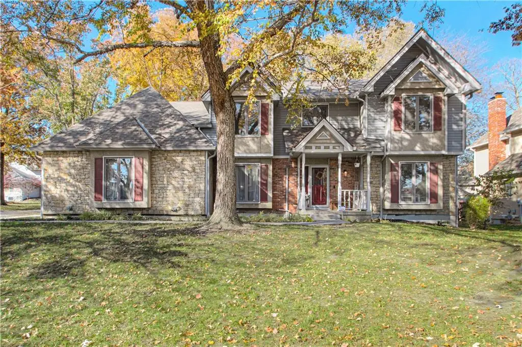 116 The Woodlands Drive, Gladstone, MO 64119 - Image #1