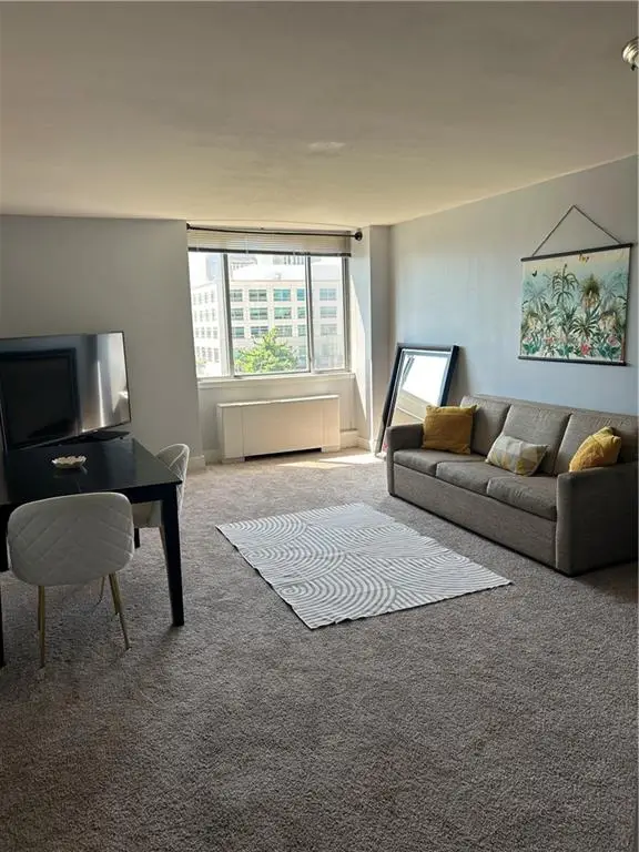 600 E 8th Street #7P, Kansas City, MO 64106