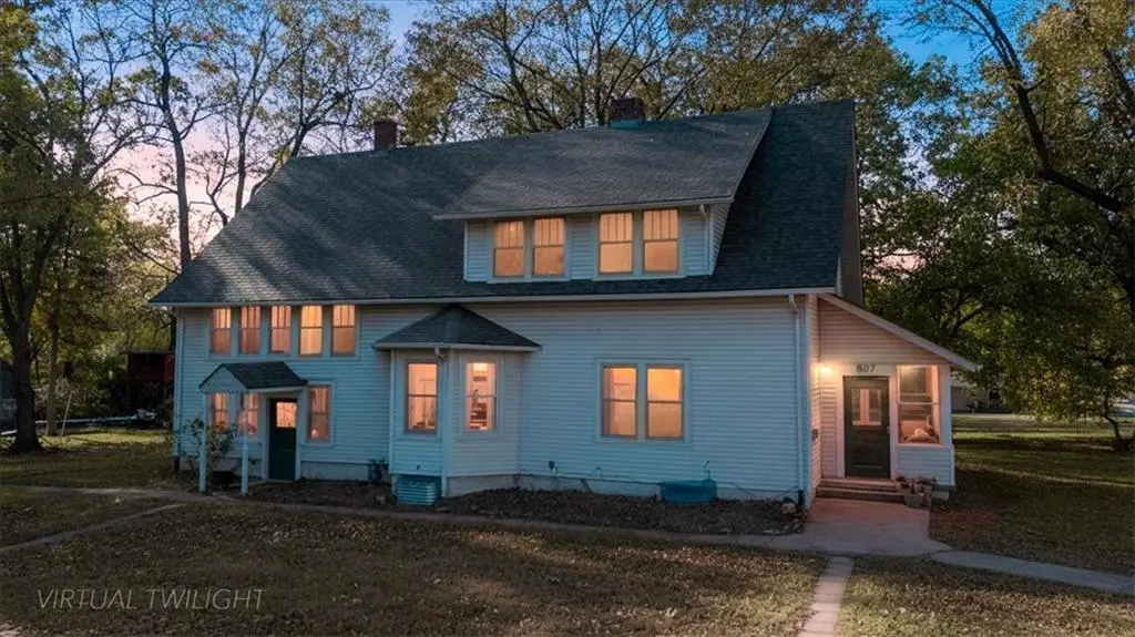 807 Highgrove Road, Grandview, MO 64030 - Image #1