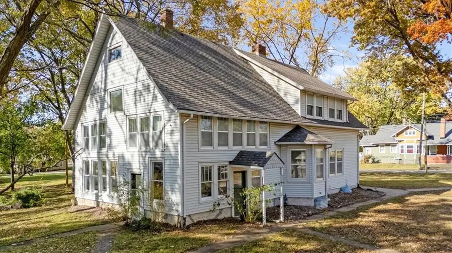 807 Highgrove Road, Grandview, MO 64030 - Image #2