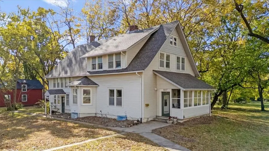 807 Highgrove Road, Grandview, MO 64030 - Image #3