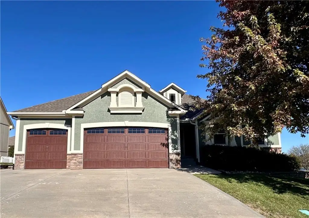 1112 SW 10th Street, Oak Grove, MO 64075 - #1