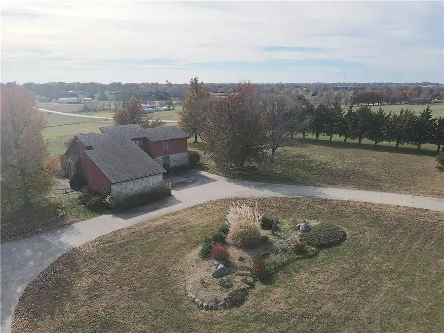 25025 NE 1850 Road, Garnett, KS 66032 - Image #2