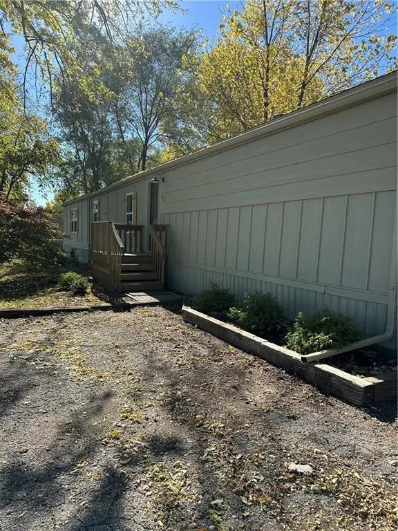 812 N Ward Road, Raymore, MO 64083 - Image #3