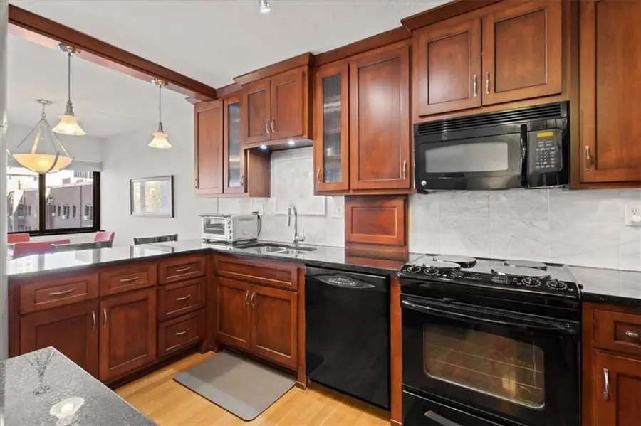 803 W 48th Street #601, Kansas City, MO 64112 - Image #2