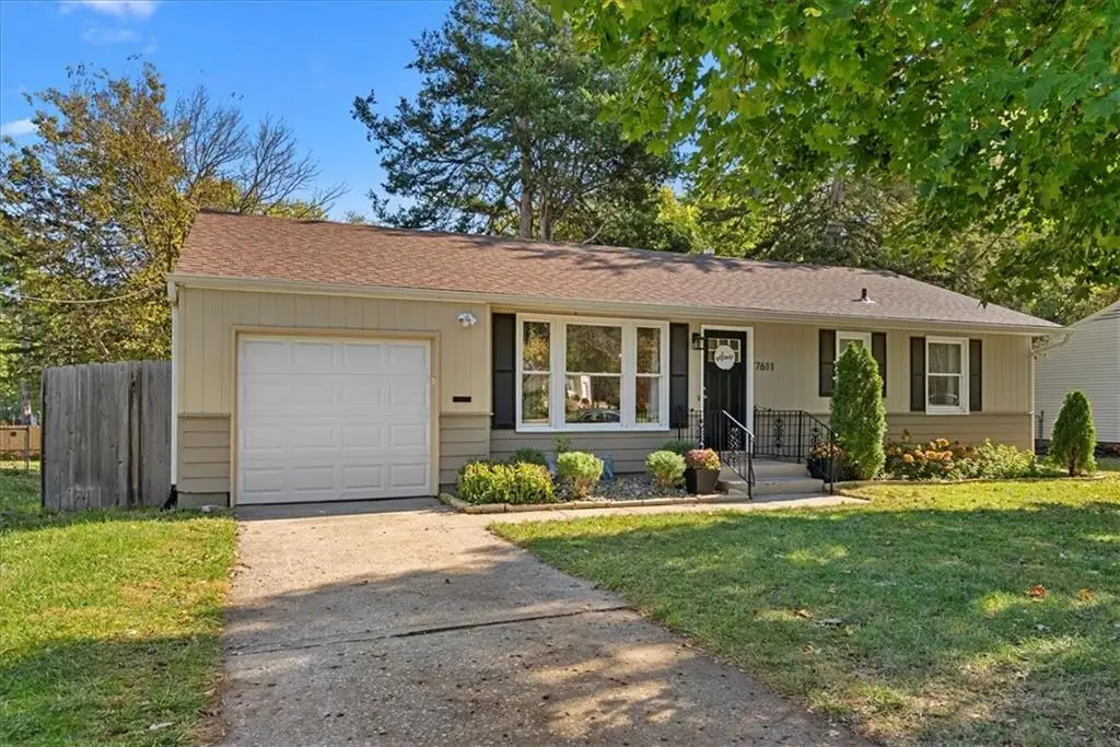 7611 Walmer Street, Prairie Village, KS 66204 - Image #1