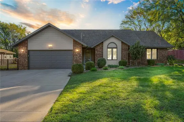 3250 N National Avenue, Springfield, MO 65803