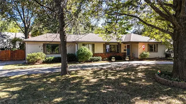 9501 El Monte Street, Overland Park, KS 66207