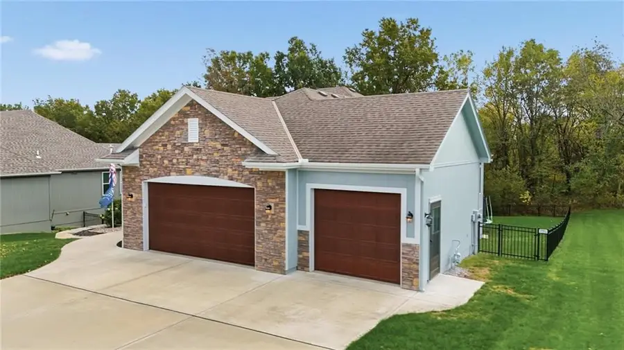 12815 Hubbard Road, Kansas City, KS 66109 - Image #2