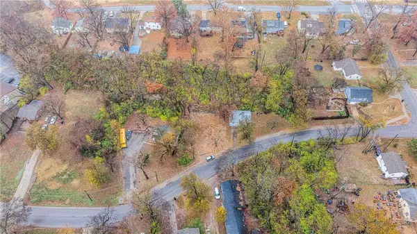 1016 Suntree Place, Kansas City, KS 66103