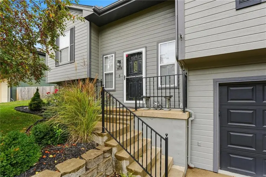 1809 SE Ridgewood Drive, Blue Springs, MO 64014 - Image #3