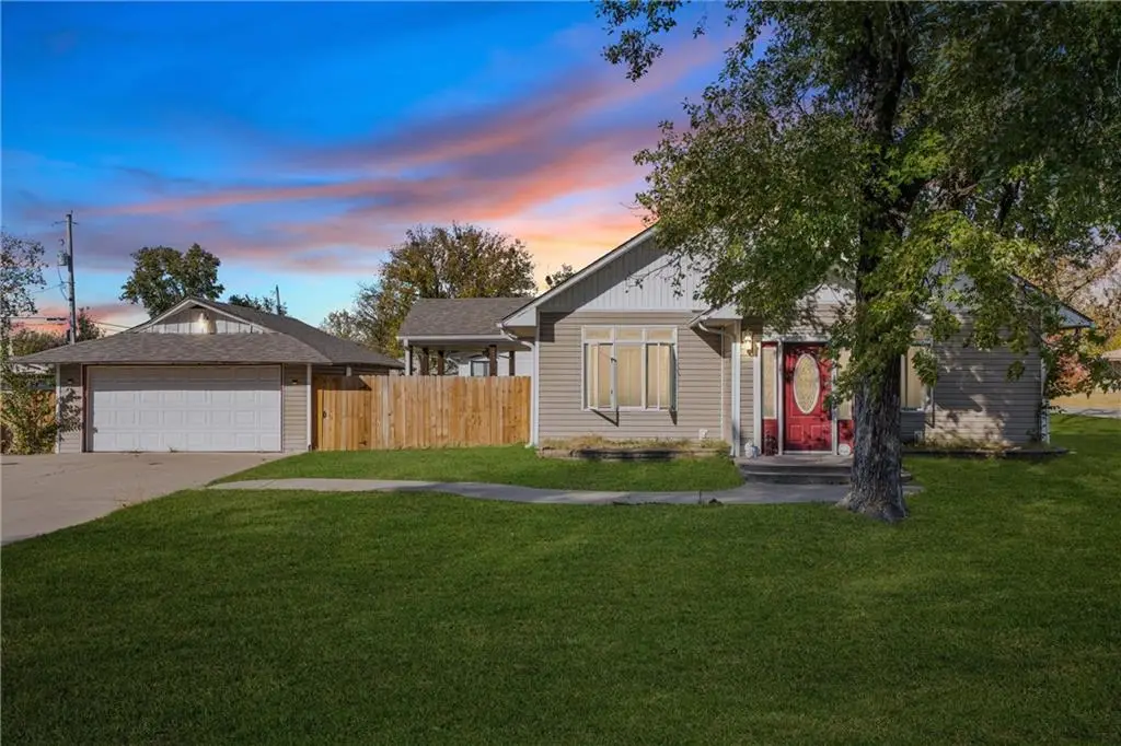 401 N Vine Street, Caney, KS 67333 - Image #1