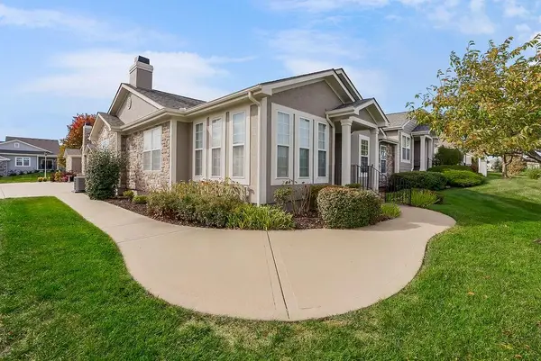 21702 W 119th Terrace #1103, Olathe, KS 66061