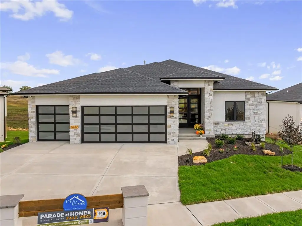 11227 S Sunray Drive, Olathe, KS 66061 - Image #1