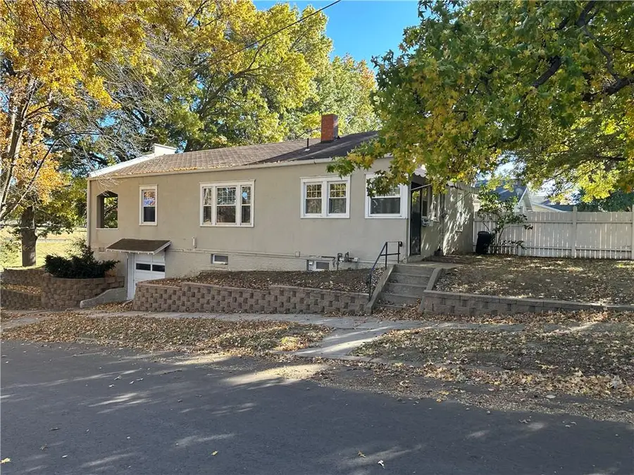 1402 S 30th Street, Saint Joseph, MO 64507 - Image #3