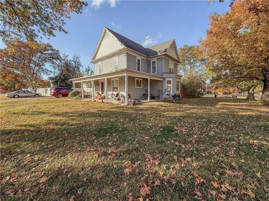 730 E 6th Street E, Cherryvale, KS 67335 - #1