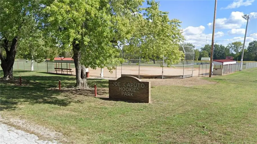 402 S Pine Street, Arma, KS 66712 - #3