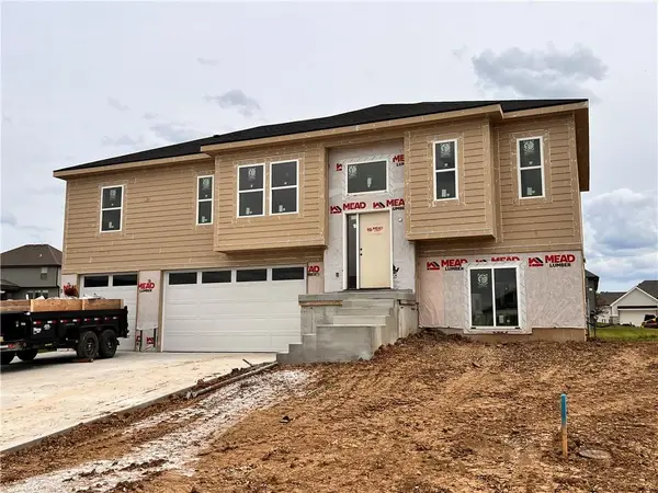 806 W Shawhan Parkway, Lone Jack, MO 64086