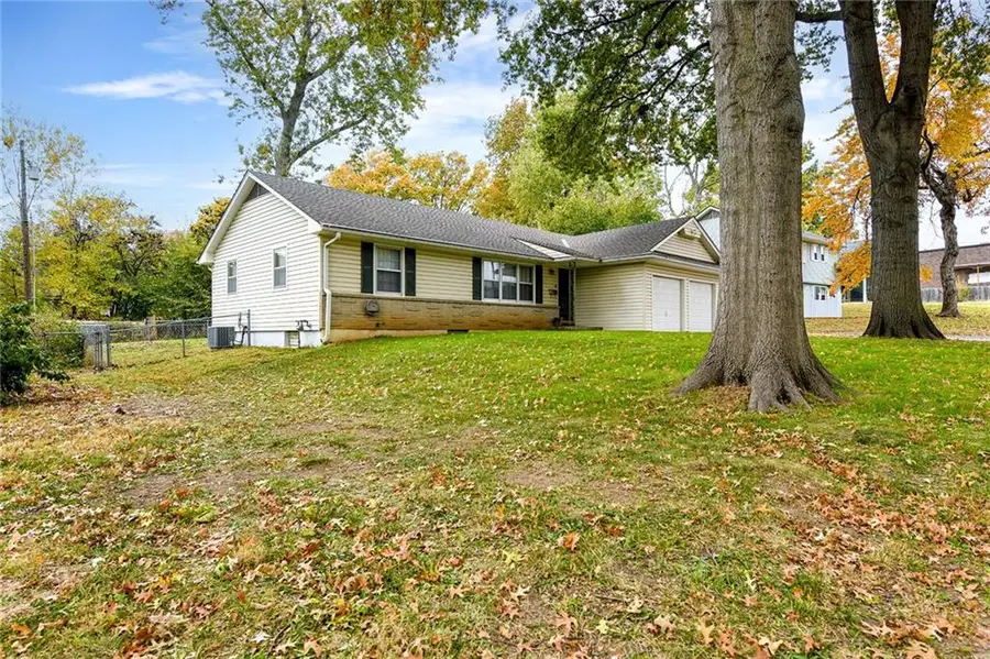 806 N Mohawk Avenue, Independence, MO 64056 - Image #2