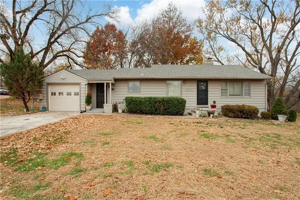 6811 Blue Parkway, Kansas City, MO 64129 - Image #1